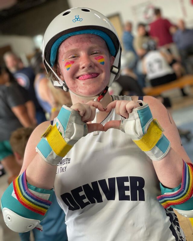 Ginger Snapt killing it at her derby bout last night!