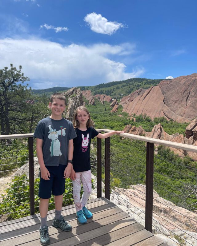 Beautiful day for a hike! We had a slightly later start than we’ve done the last few weeks, but we’re sticking (so far) to our #SaturdaySummerHikeSeries! Today’s was just about 3 miles at Roxborough State Park on the Fountain Valley Trail.
